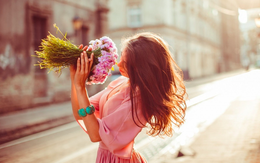 Phụ nữ thành công và hạnh phúc đều hiểu rõ 2 điều cực quan trọng, là chất liệu để "vẽ nên cuộc đời trọn vẹn"