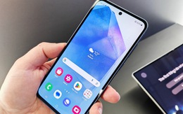 Điện thoại Samsung có màn hình "vượt mặt" iPhone 16: Giá giảm trong tháng 10, chỉ còn hơn 6 triệu