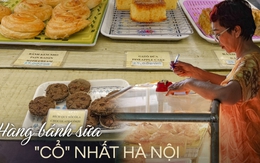 Hàng bánh sữa "cổ" nhất Hà Nội: Khách đi nước ngoài hơn chục năm vẫn quay lại, hương vị bánh và sữa có 1-0-2