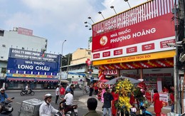 'Long tranh Phượng đấu': Founder Pharmacity mở nhà thuốc mới mang tên Phượng Hoàng