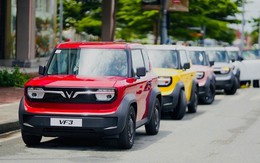 Đối tác muốn mua 2.200 xe điện VinFast để lập hãng taxi mới: Sắp trả cổ tức bằng tiền, cổ phiếu "bốc đầu" lên sát đỉnh lịch sử