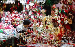 Sắp đến Noel, 'thủ phủ' bán đồ trang trí ở Hà Nội vẫn ế ẩm