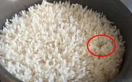 Tấm ảnh khiến nhiều người nổi da gà vì hiện tượng lạ xảy ra khi nấu cơm, dân mạng cũng không ai giải thích nổi Tấm ảnh khiến nhiều người nổi da gà vì hiện tượng lạ xảy ra khi nấu cơm, dân mạng cũng không ai giải thích nổi