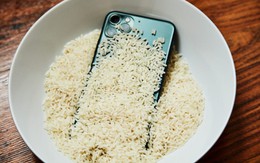 Apple chính thức cảnh báo người dùng không nên đặt iPhone ướt vào gạo