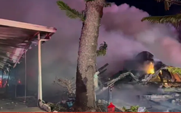 Máy bay rơi xuống công viên nhà lưu động gây cháy lớn ở Mỹ