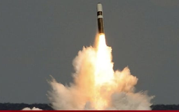 Tàu ngầm Anh ‘phóng xịt’ tên lửa hạt nhân