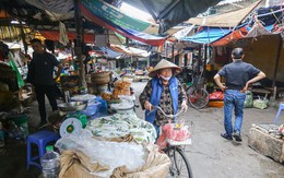 Hà Nội: Chợ Mai Động đóng cửa đột ngột, tiểu thương giảm giá 90% để thanh lý hàng
