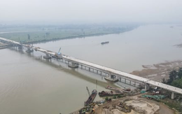 Hợp long cầu vượt sông dài nhất cao tốc Bắc  -Nam nối Nghệ An và Hà Tĩnh