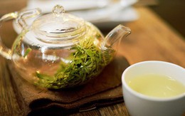 Uống trà xanh giúp da tự chống nắng, ngừa ung thư