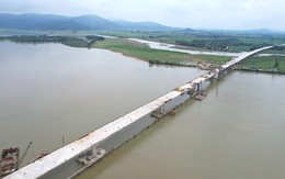 Hợp long cầu vượt sông hơn 1.300 tỷ đồng dài nhất cao tốc Bắc - Nam