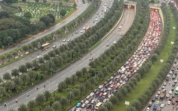 Ùn tắc nghiêm trọng trên Đại lộ Thăng Long: Yêu cầu chủ đầu tư dỡ rào thi công