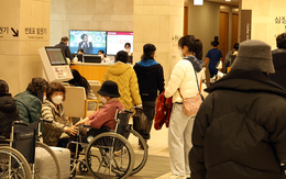13 ngày khủng hoảng y tế tại Hàn Quốc: Bệnh nhân cấp cứu không ai tiếp nhận, người ở lại kiệt sức đến cùng cực