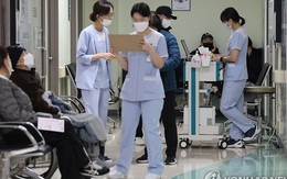Hàn Quốc đưa ra hình phạt "không thể đảo ngược", quyết đình chỉ giấy phép của 7.000 bác sĩ