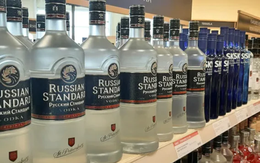 Bán đấu giá 5 container rượu vodka ‘vô chủ’