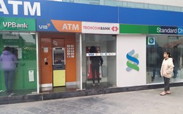 Thanh toán QR tăng vọt, các ngân hàng đóng cửa bớt cây ATM