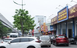 Showroom ở Hà Nội biến vỉa hè thành nơi mua bán ô tô