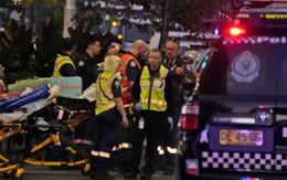 Nhân chứng kể lúc "tưởng sẽ chết" khi kẻ tấn công đâm hàng loạt người ở Sydney