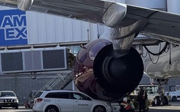Hy hữu ô tô mắc kẹt dưới máy bay ở sân bay Mỹ