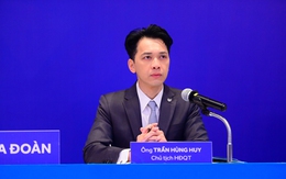 Ảnh: Chủ tịch Trần Hùng Huy và các lãnh đạo ACB tại ĐHCĐ thường niên 2024