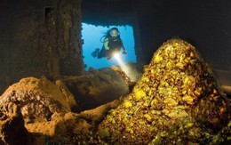 Bí ẩn 1.600 tấn vàng nằm dưới đáy hồ nước ngọt sâu nhất thế giới: Tại sao hơn 100 năm chưa có ai trục vớt?