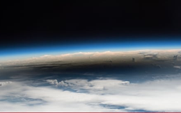 Chiêm ngưỡng hình ảnh nhật thực vô cùng ngoạn mục chụp từ ngoài Trái đất