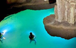 Phát hiện hồ nước bí ẩn ‘treo’ lơ lửng trong hang Thung
