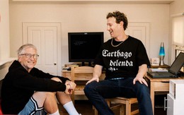 Bill Gates dự sinh nhật Mark Zuckerberg, cùng xuất hiện trong bức ảnh tái hiện thanh xuân của những tỷ phú công nghệ