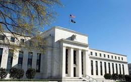 Một loạt dữ liệu kinh tế đi ngược dự báo, Fed có thể không cắt giảm lãi suất vào mùa hè này