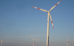Dự án điện gió đầu tiên tại Việt Nam bị ngân hàng “siết nợ”, tiếp tục hạ giá thêm 200 tỷ đồng