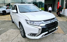 Giá Mitsubishi Outlander có 'đáy' mới: Bản tiêu chuẩn giảm còn 730 triệu, rẻ ngang Yaris Cross và Seltos