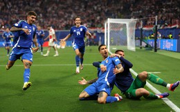 Dàn trai đẹp tuyển Ý chiếm trọn spotlight đêm qua: Thả dáng như tài tử, visual vỡ òa cuối trận cũng đỉnh không kém