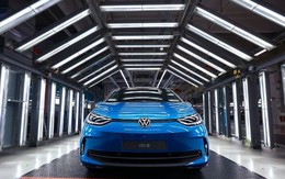 Lần đầu tiên sau gần 4 thập kỷ, Volkswagen có thể phải đóng cửa nhà máy vì xe điện... ế