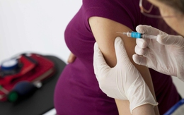 Phụ nữ mang thai, cho con bú tiêm vắc xin bạch hầu: BS chỉ rõ thời điểm nên tiêm tốt cho cả mẹ lẫn con