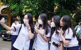NÓNG: Hơn 60 trường ở Hà Nội hạ điểm chuẩn lớp 10, THPT Chu Văn An mất "ngôi vương"