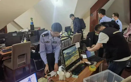 80 cảnh sát đột kích 2 căn biệt thự bí ẩn thuộc khu nhà ở cảnh sát, phát hiện động trời về 9,8 tỷ đồng tiền mặt
