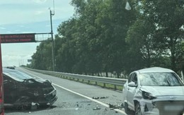 Ô tô nổ lốp khiến tài xế mất lái, gây tai nạn trên cao tốc Hà Nội - Hải Phòng