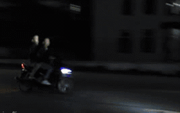 Hà Nội: Nam thanh niên đi xe Exciter tốc độ cao, tông Đại úy CSGT