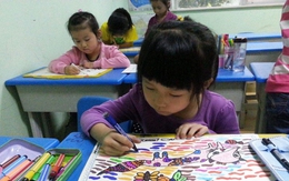Cô giáo ra bài tập vẽ mẹ lúc ngủ, nhận kết quả từ học sinh mà sang chấn