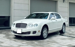 Chiếc Bentley Flying Spur hơn 1,4 tỷ này sẽ khiến người dùng 'chịu chơi' cân nhắc thay vì mua Camry hybrid