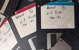 Vì sao đến tận năm 2024, cường quốc công nghệ như Nhật Bản mới dám tuyên bố thắng lợi trong 'cuộc chiến đĩa mềm'?