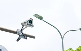 Cận cảnh nút giao thông thí điểm lắp đặt camera trên đường Phạm Văn Bạch (Hà Nội)