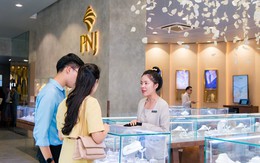 Cổ phiếu vừa lập đỉnh mới, PNJ bất ngờ báo lãi tháng 7 giảm mạnh xuống thấp nhất trong nhiều năm