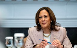 Bà Kamala Harris gấp rút tìm 'phó tướng'