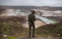 Đòn giáng mạnh vào phương Tây