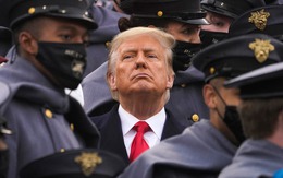 Ông Trump "trảm Tướng" đầu tiên, kế hoạch F đưa 50.000 người vào tầm ngắm