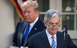 Tổng thống Donald Trump chỉ nói một câu thách thức FED, chứng khoán Mỹ tăng phá kỷ lục