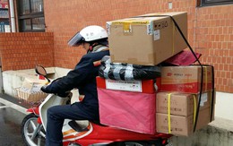 Câu chuyện gây bão dịp Tết Nguyên đán: Tin nhắn lúc 2h sáng của shipper khiến dân mạng xúc động Câu chuyện gây bão dịp Tết Nguyên đán: Tin nhắn lúc 2h sáng của shipper khiến dân mạng xúc động