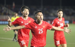 AFF Cup: Cái bắt tay khiến trọng tài “đứng hình” và “chiến binh không phổi” của đội tuyển Việt Nam