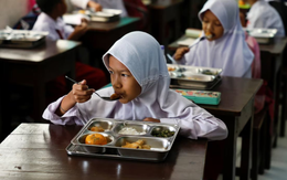 Nền kinh tế nghìn tỷ USD của Đông Nam Á dự chi 4,4 tỷ USD phát bữa ăn miễn phí cho người dân trong năm 2025