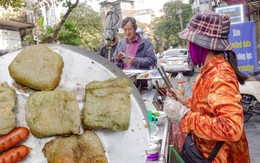 Những chiếc xe bán bánh chưng rán len lỏi khắp phố cổ Hà Nội: Món ăn mùa đông thu hút cả khách Tây thưởng thức